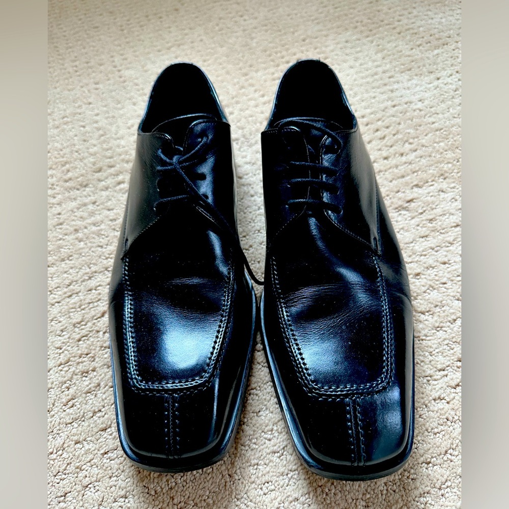 Gucci Shoes like new no box